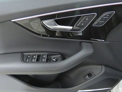 Used 2025 Audi Q7 3.0T Premium Plus w/ Premium Plus Package image 27