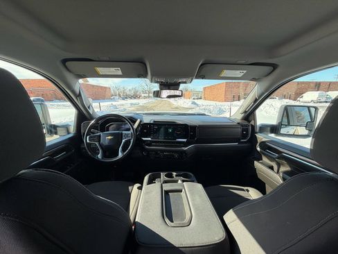 Used 2024 Chevrolet Silverado 2500 LT image 37