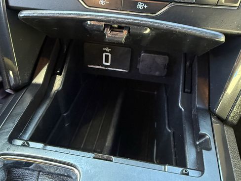 Used 2019 Ford Explorer XLT w/ Equipment Group 202A image 33