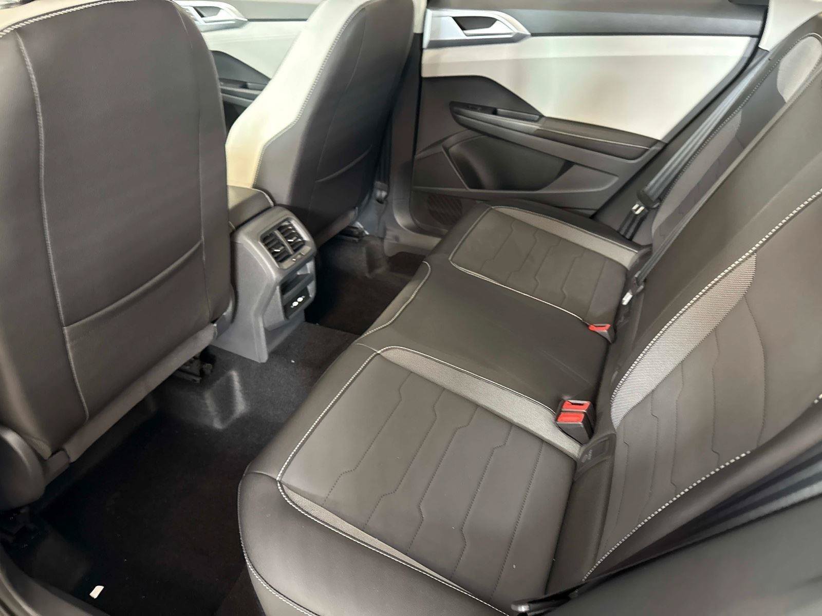 New 2026 Volkswagen Taos SE AWD/4WD image 15