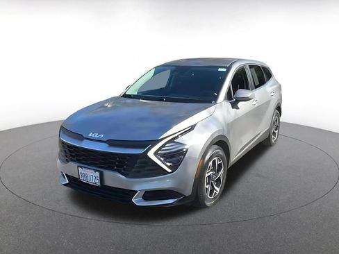 Used 2025 Kia Sportage LX image 7