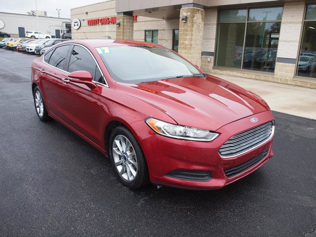 Used 2017 Ford Fusion SE w/ Fusion SE Technology Package FWD image 1