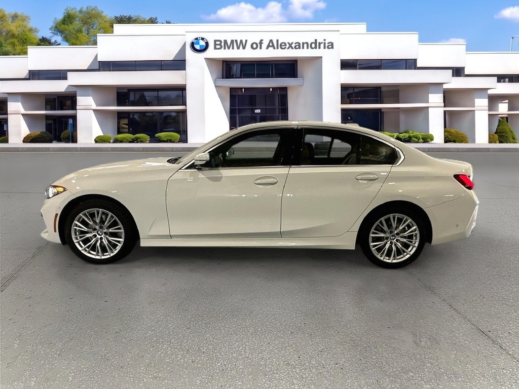 Used 2024 BMW 330i xDrive Sedan w/ Premium Package AWD/4WD image 8