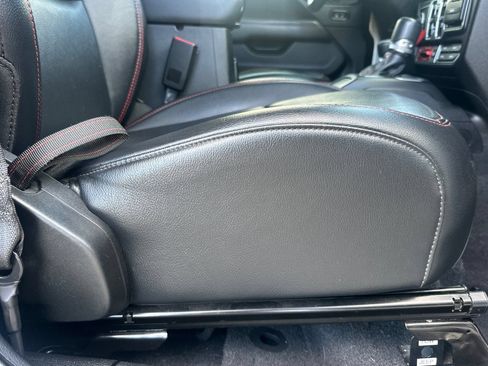 Used 2018 Jeep Wrangler Unlimited Rubicon AWD/4WD image 22