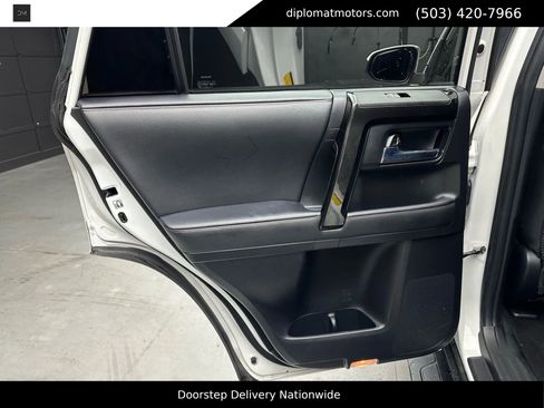 Used 2020 Toyota 4Runner TRD Off-Road image 34