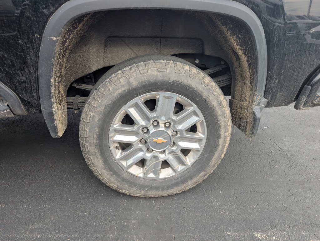 Used 2025 Chevrolet Silverado 3500 High Country w/ High Country Premium Package AWD/4WD image 25