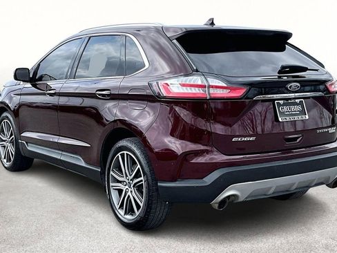 Used 2019 Ford Edge Titanium image 16