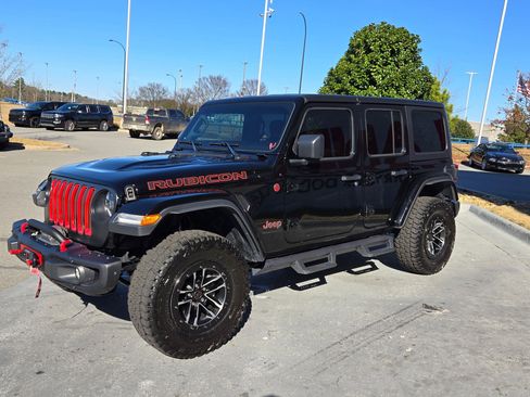 Used 2023 Jeep Wrangler Unlimited Rubicon image 3
