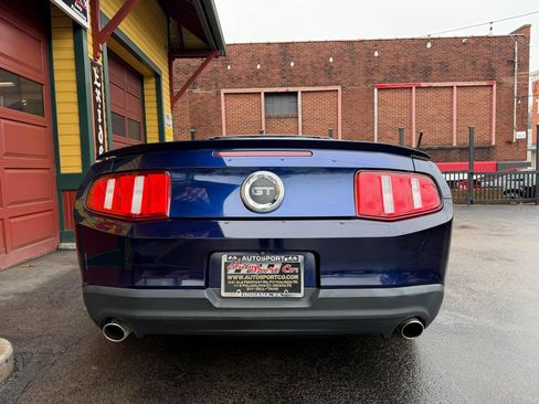 Used 2010 Ford Mustang GT image 11