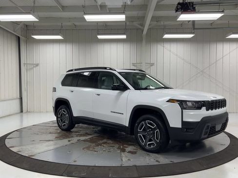 New 2026 Jeep Cherokee Laredo AWD/4WD image 2
