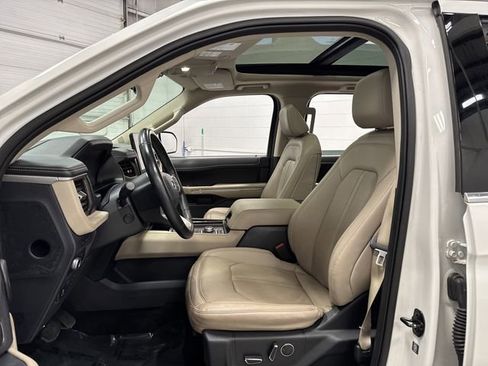 Used 2022 Ford Expedition Max Limited image 4