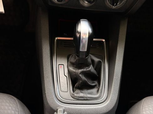 Used 2015 Volkswagen Jetta S image 37