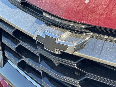 New 2025 Chevrolet Equinox ACTIV w/ Safety and Technology Package image 25