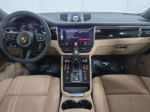 New 2026 Porsche Macan image 13