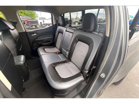 Used 2022 Chevrolet Colorado Z71 AWD/4WD image 27