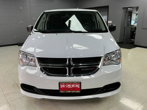 Used 2019 Dodge Grand Caravan SE w/ UConnect Hands-Free Group FWD image 8