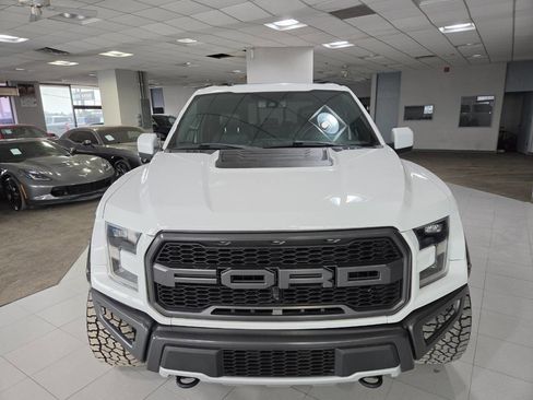 Used 2018 Ford F150 Raptor w/ Equipment Group 802A Luxury image 3