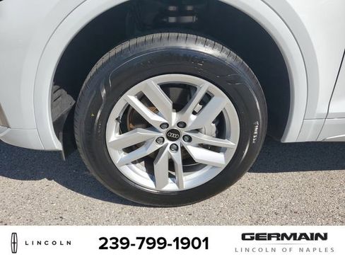 Used 2024 Audi Q5 2.0T Premium w/ Convenience Package image 12
