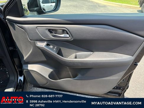 Used 2025 Nissan Rogue SV AWD/4WD image 34