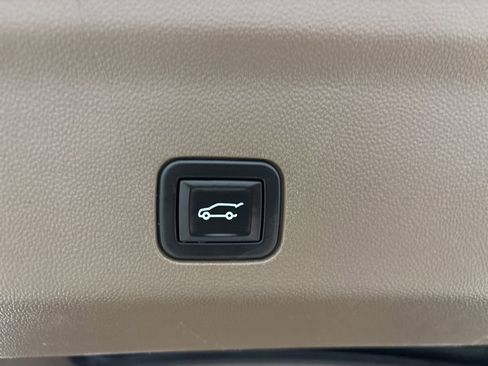 Used 2021 GMC Yukon XL Denali AWD/4WD image 37