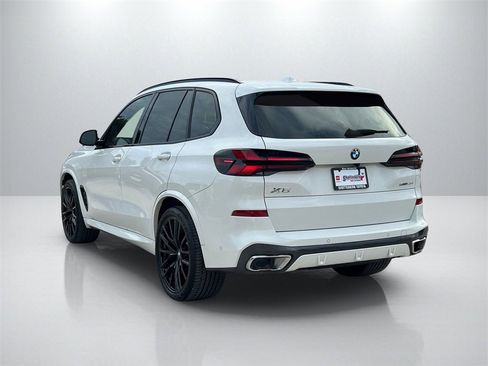 Used 2024 BMW X5 xDrive40i w/ M Sport Package image 7