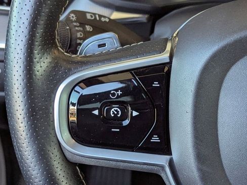 Used 2018 Volvo XC60 T6 R-Design w/ Convenience Package image 16