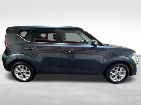 Used 2025 Kia Soul LX w/ LX Technology Package FWD image 4