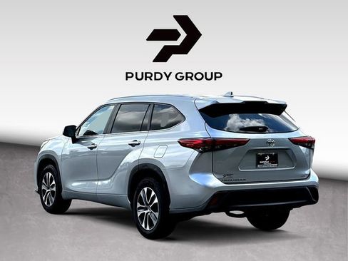 Used 2023 Toyota Highlander XLE image 6