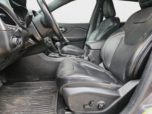 Used 2021 Jeep Cherokee Latitude Lux 80th Anniv w/ Quick Order Package 26U 80TH image 17