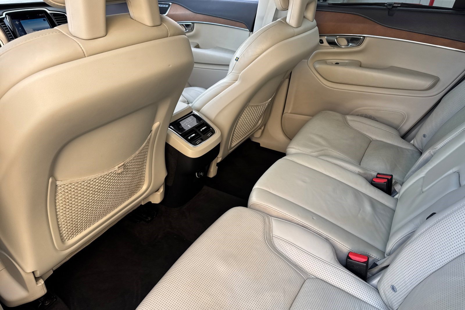 Used 2017 Volvo XC90 T6 Inscription w/ Vision Package AWD/4WD image 29