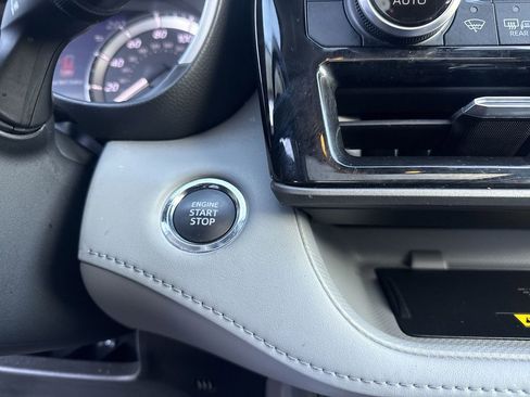 Used 2023 Toyota Highlander XLE image 33