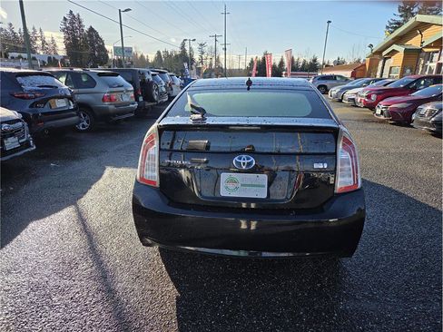 Used 2014 Toyota Prius Four image 5