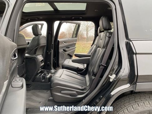 Used 2024 Jeep Grand Cherokee L Limited w/ Luxury Tech Group II image 40