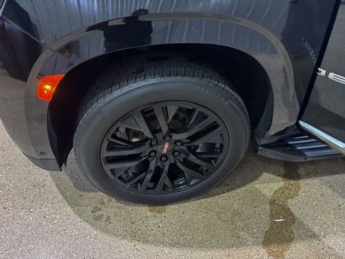 Used 2023 GMC Yukon Denali w/ Advanced Technology Package image 35