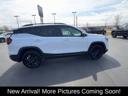 Certified 2023 GMC Terrain SLE w/ Driver Convenience Package image 9