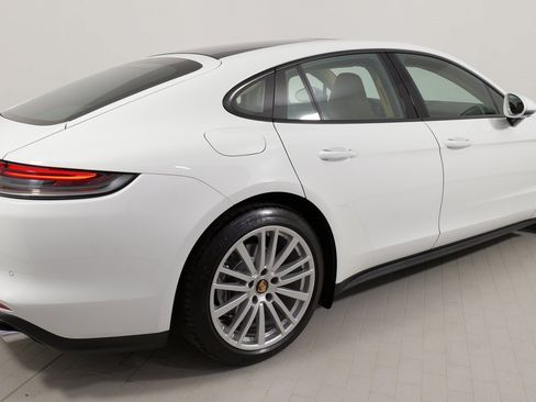 Used 2021 Porsche Panamera 4 image 11