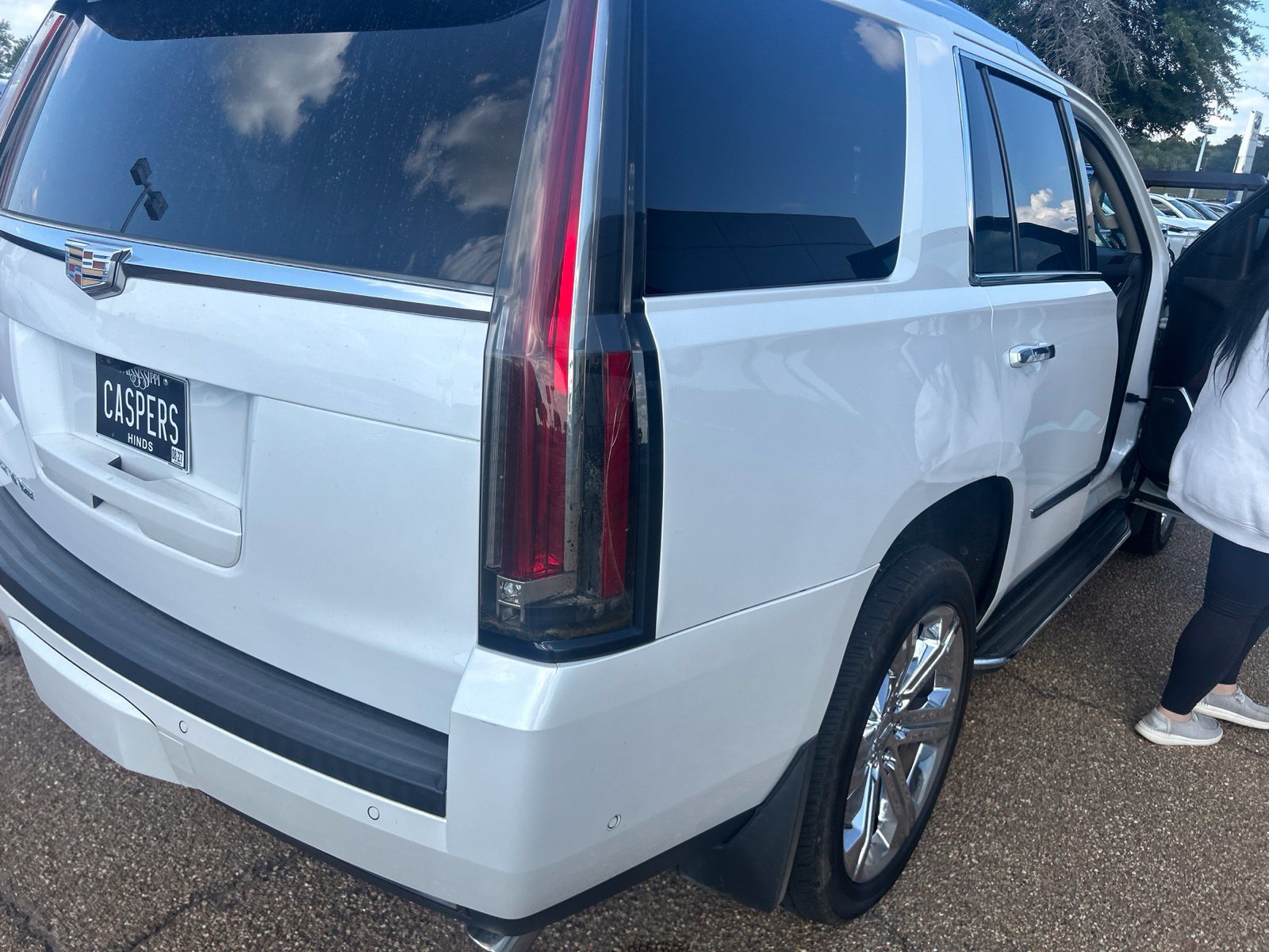 Used 2019 Cadillac Escalade Luxury AWD/4WD image 5