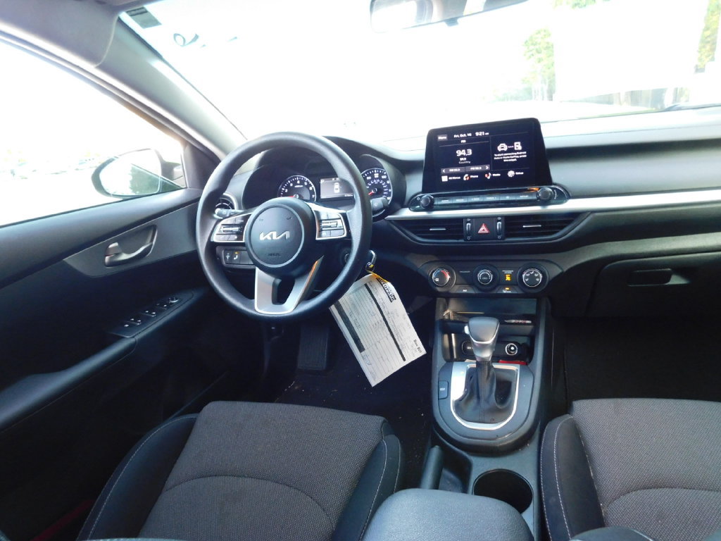 Used 2023 Kia Forte LXS w/ LXS Technology Package FWD image 6