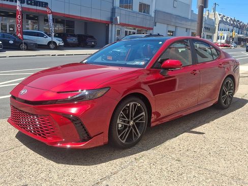 Used 2026 Toyota Camry XSE w/ Premium Plus Package FWD image 3