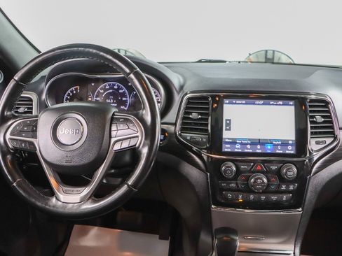 Used 2020 Jeep Grand Cherokee Altitude image 17