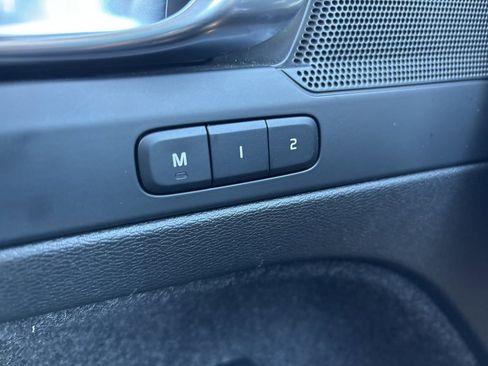 Certified 2025 Volvo XC40 B5 Plus image 24