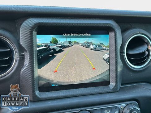 Used 2023 Jeep Wrangler Unlimited Sahara w/ Cold Weather Group AWD/4WD image 29