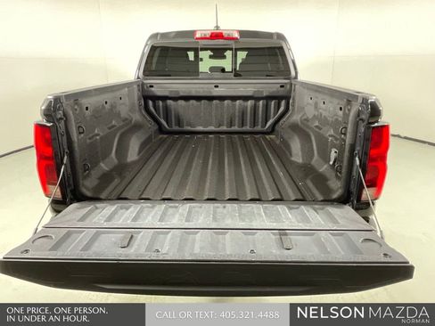 Used 2023 Chevrolet Colorado Z71 w/ Z71 Convenience Package 2 AWD/4WD image 8