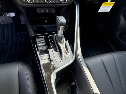 Certified 2025 Acura ADX Base image 24