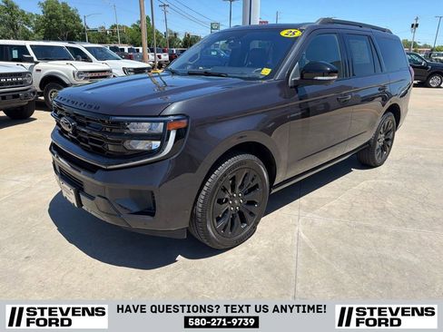Used 2025 Ford Expedition Platinum w/ Stealth Appearance Package AWD/4WD image 8