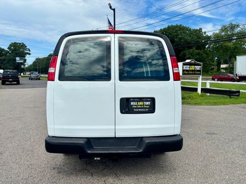 Used 2022 Chevrolet Express 2500 w/ Driver Convenience Package RWD image 8
