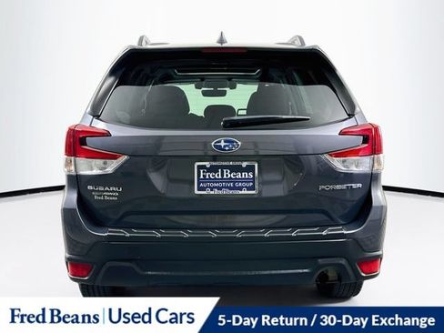 Used 2020 Subaru Forester Premium AWD/4WD image 9