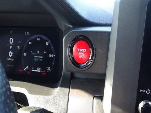 Used 2025 Toyota Tacoma TRD Sport AWD/4WD image 28