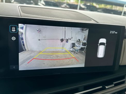 Used 2025 Hyundai Santa Fe SEL FWD image 19