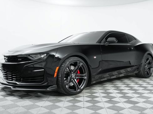 Used 2022 Chevrolet Camaro SS RWD image 3